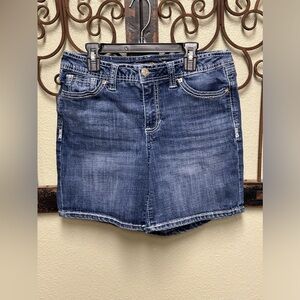 Seven7 rodeo short denim medium wash shorts